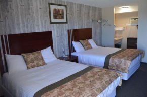  Wheel Inn Motel  Ассинибоия